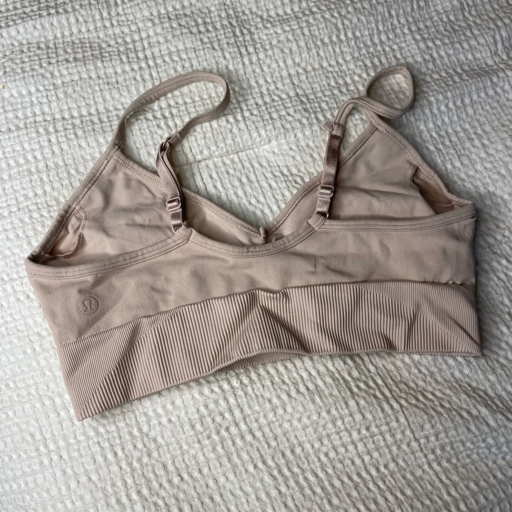 Lululemon sports bra